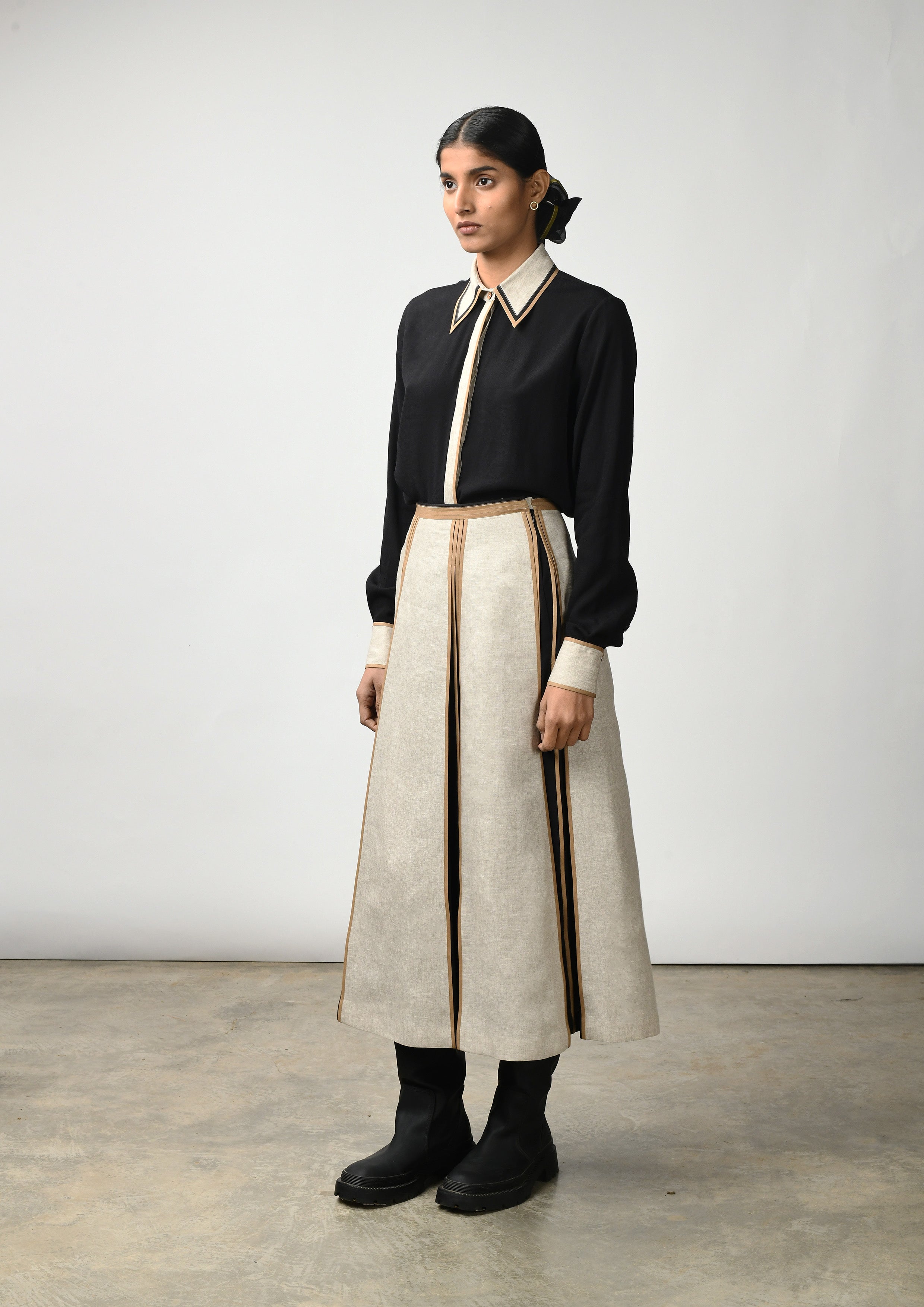 Classic collared contrast shirt