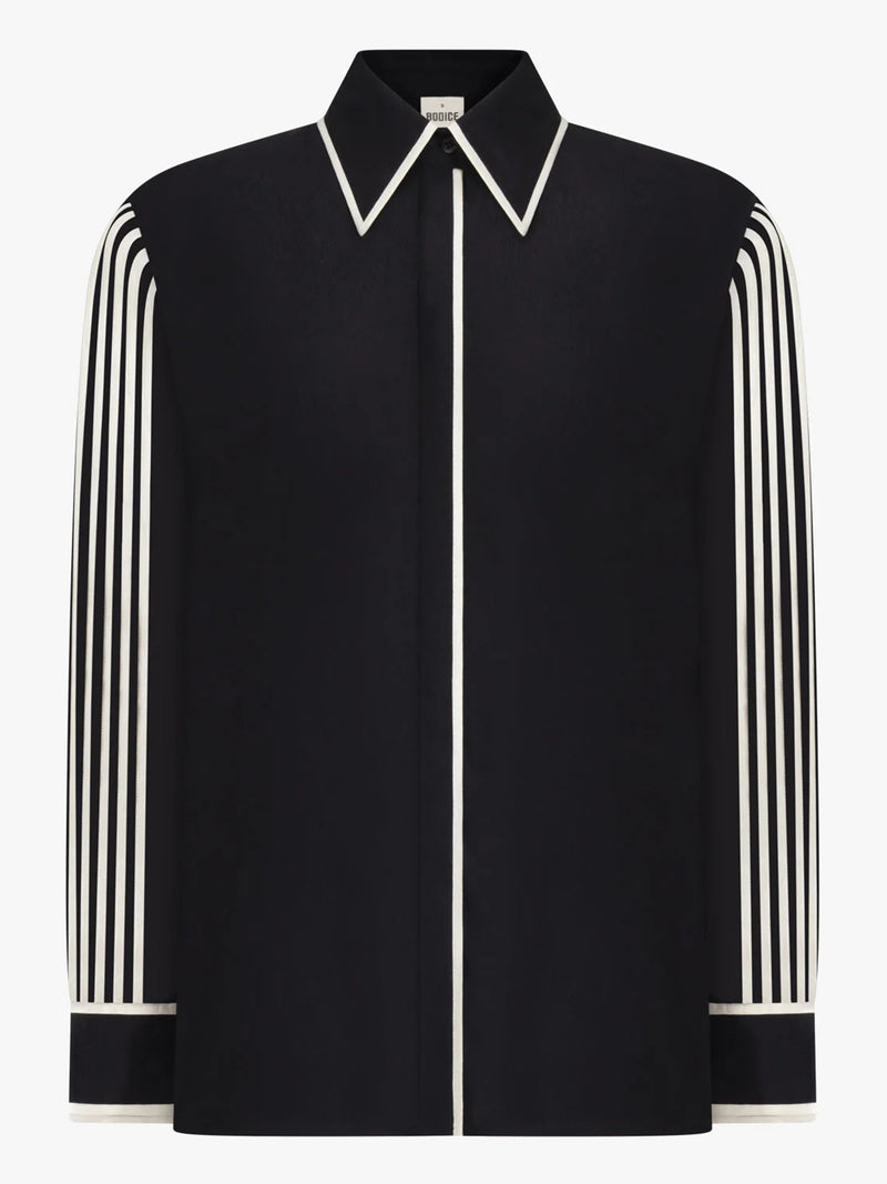 Classic shirt with pleated sleeves