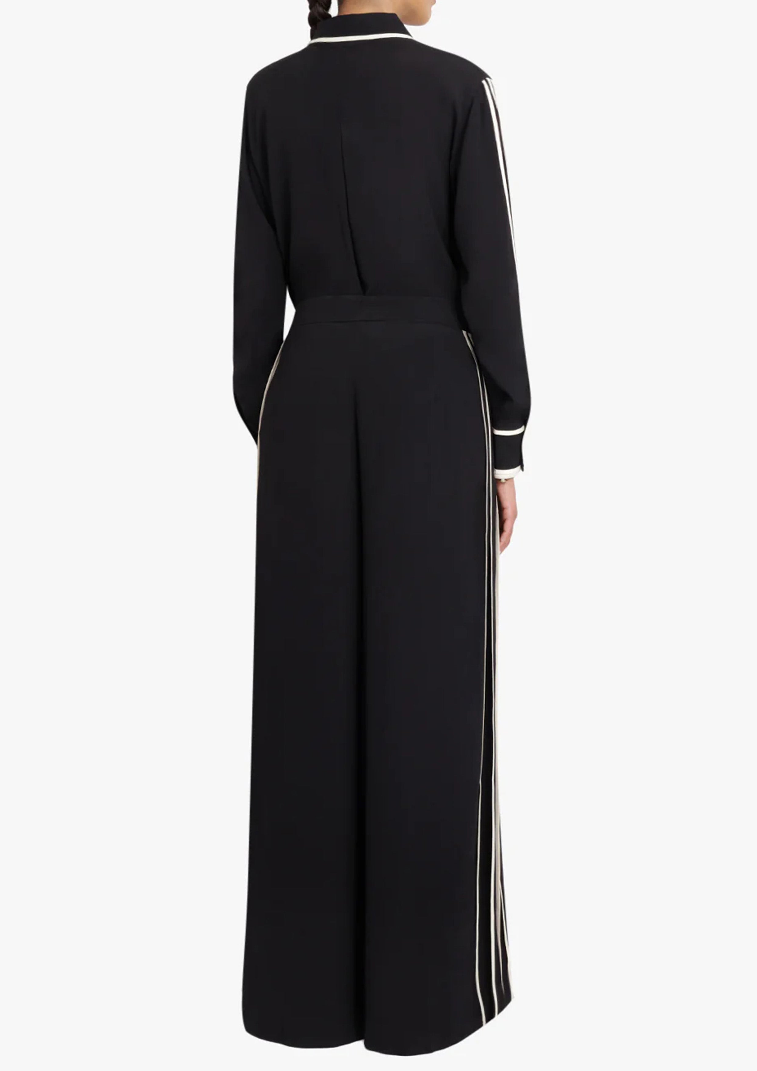 Classic shirt with pleated sleeves