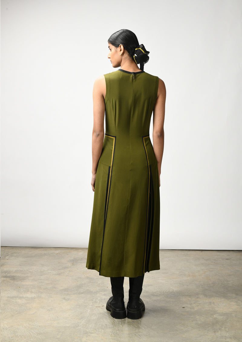 Sleeveless midi dress with binding detail