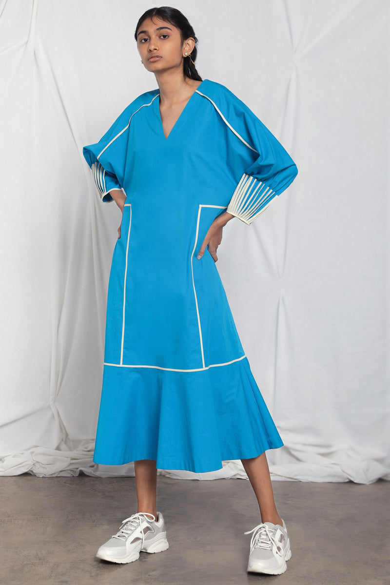 Shift dress with pleated sleeves