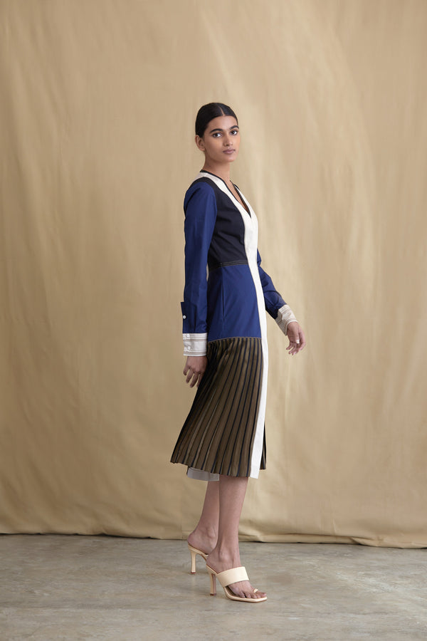 Colour-block dress with side pleating