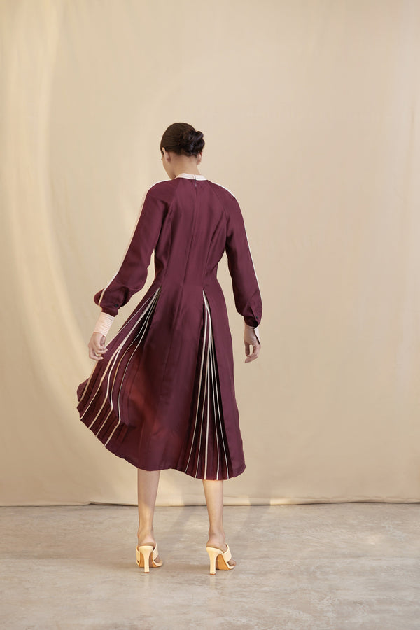 Silk dress with contrast pleating